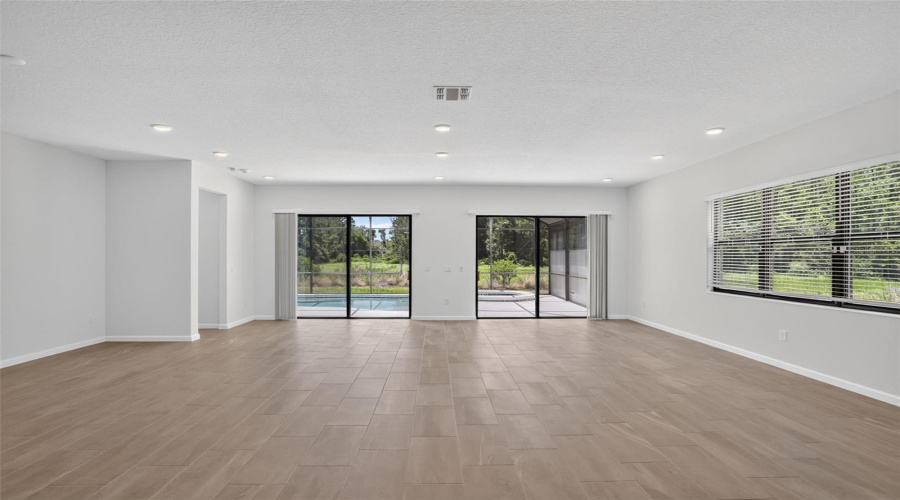 DAVENPORT, Florida 33837, 12 Bedrooms Bedrooms, ,11 BathroomsBathrooms,Residential,For Sale,BUTTERFLY ORCHID,0,MFRO6421680