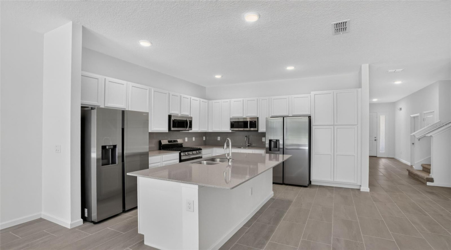 DAVENPORT, Florida 33837, 12 Bedrooms Bedrooms, ,11 BathroomsBathrooms,Residential,For Sale,BUTTERFLY ORCHID,0,MFRO6421680