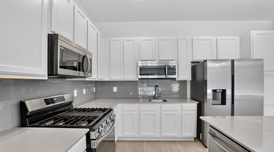 DAVENPORT, Florida 33837, 12 Bedrooms Bedrooms, ,11 BathroomsBathrooms,Residential,For Sale,BUTTERFLY ORCHID,0,MFRO6421680