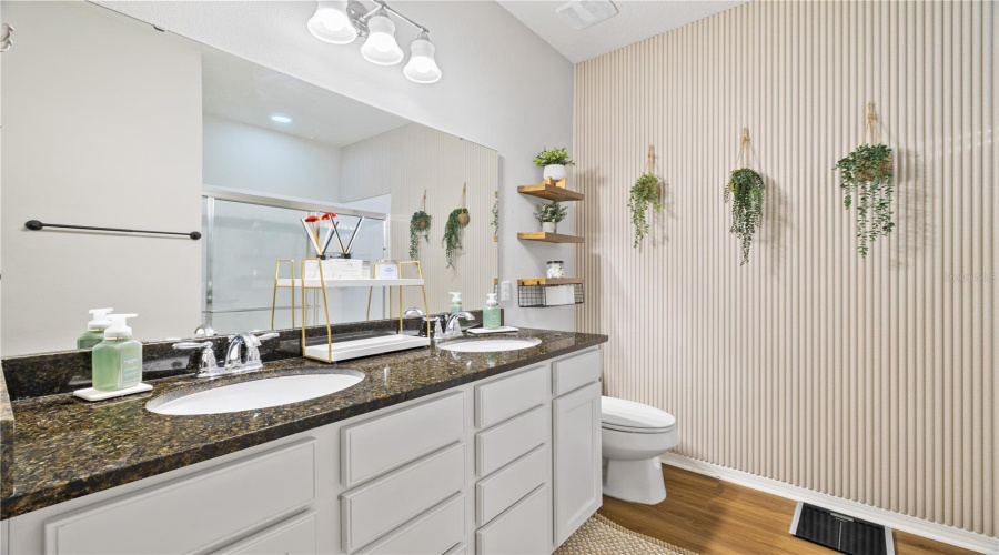 ORLANDO, Florida 32836, 5 Bedrooms Bedrooms, ,4 BathroomsBathrooms,Residential,For Sale,ROYAL ESTATES,0,MFRO6421398