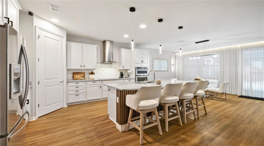 ORLANDO, Florida 32836, 5 Bedrooms Bedrooms, ,4 BathroomsBathrooms,Residential,For Sale,ROYAL ESTATES,0,MFRO6421398