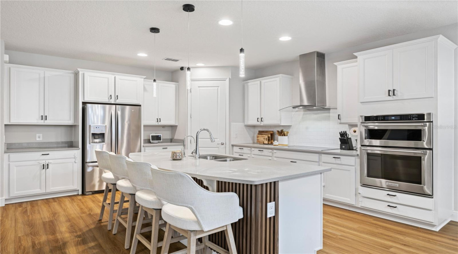 ORLANDO, Florida 32836, 5 Bedrooms Bedrooms, ,4 BathroomsBathrooms,Residential,For Sale,ROYAL ESTATES,0,MFRO6421398
