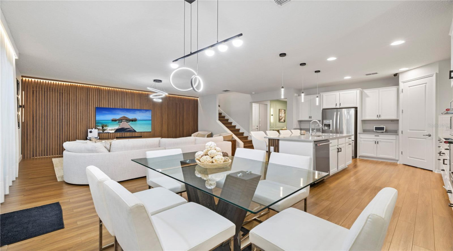 ORLANDO, Florida 32836, 5 Bedrooms Bedrooms, ,4 BathroomsBathrooms,Residential,For Sale,ROYAL ESTATES,0,MFRO6421398
