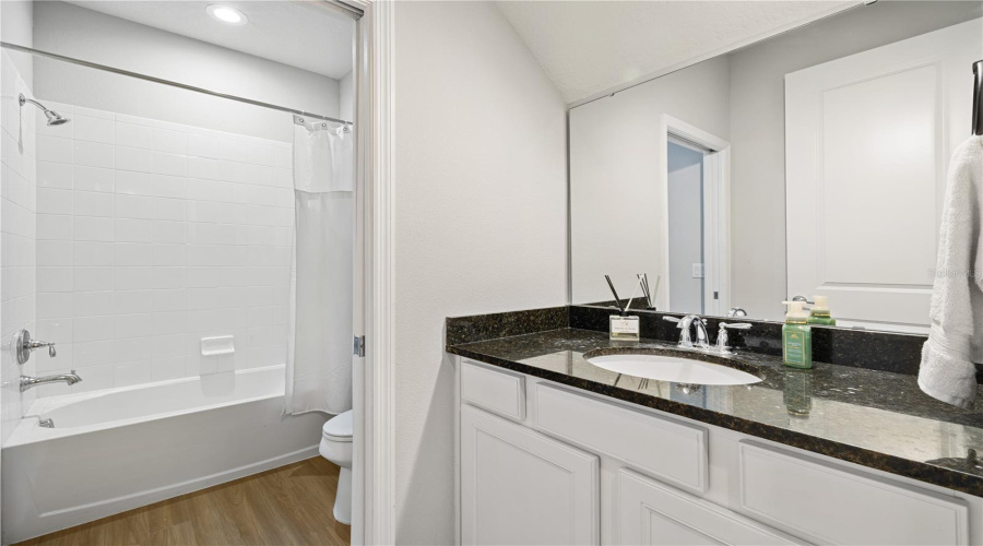 ORLANDO, Florida 32836, 5 Bedrooms Bedrooms, ,4 BathroomsBathrooms,Residential,For Sale,ROYAL ESTATES,0,MFRO6421398