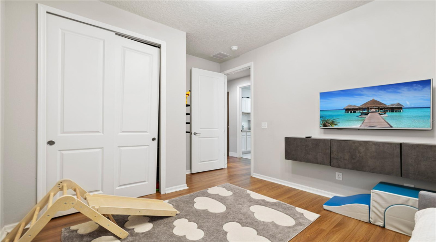 ORLANDO, Florida 32836, 5 Bedrooms Bedrooms, ,4 BathroomsBathrooms,Residential,For Sale,ROYAL ESTATES,0,MFRO6421398