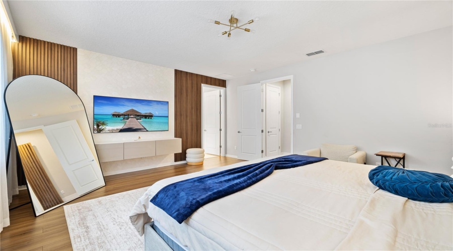ORLANDO, Florida 32836, 5 Bedrooms Bedrooms, ,4 BathroomsBathrooms,Residential,For Sale,ROYAL ESTATES,0,MFRO6421398