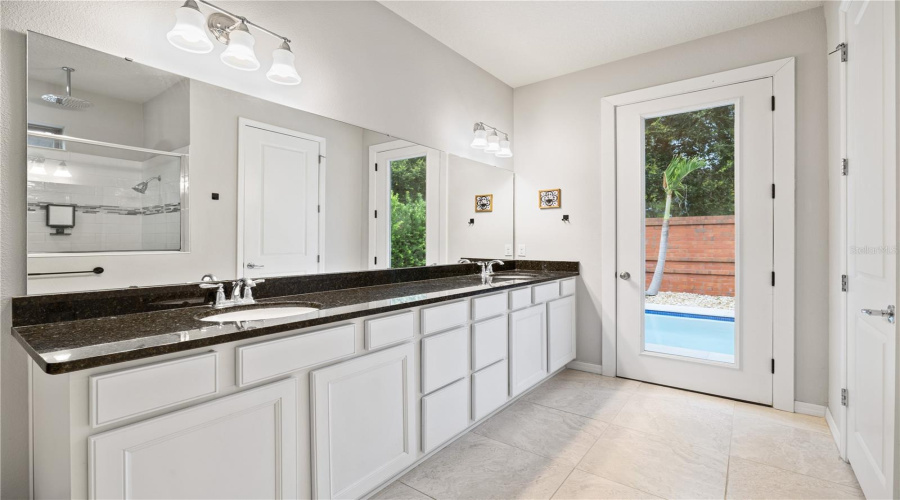 ORLANDO, Florida 32836, 5 Bedrooms Bedrooms, ,4 BathroomsBathrooms,Residential,For Sale,ROYAL ESTATES,0,MFRO6421398