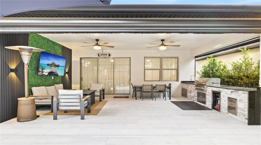 ORLANDO, Florida 32836, 5 Bedrooms Bedrooms, ,4 BathroomsBathrooms,Residential,For Sale,ROYAL ESTATES,0,MFRO6421398
