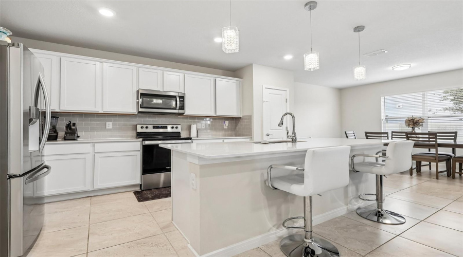 KISSIMMEE, Florida 34746, 5 Bedrooms Bedrooms, ,3 BathroomsBathrooms,Residential,For Sale,BLUE HAMMOCK,0,MFRO6422067