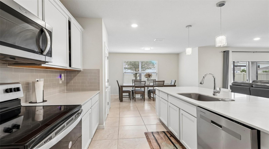 KISSIMMEE, Florida 34746, 5 Bedrooms Bedrooms, ,3 BathroomsBathrooms,Residential,For Sale,BLUE HAMMOCK,0,MFRO6422067