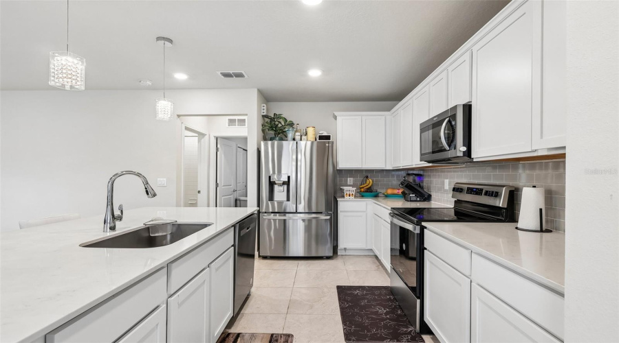 KISSIMMEE, Florida 34746, 5 Bedrooms Bedrooms, ,3 BathroomsBathrooms,Residential,For Sale,BLUE HAMMOCK,0,MFRO6422067