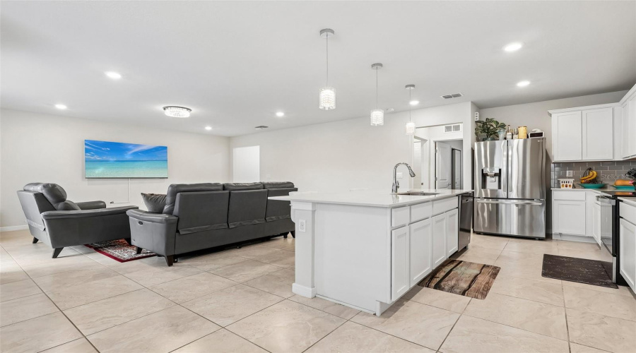 KISSIMMEE, Florida 34746, 5 Bedrooms Bedrooms, ,3 BathroomsBathrooms,Residential,For Sale,BLUE HAMMOCK,0,MFRO6422067