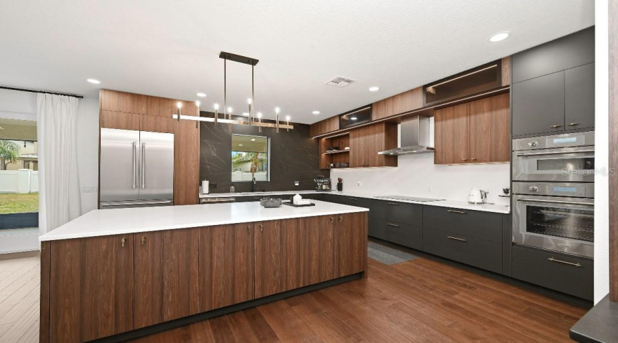 ORLANDO, Florida 32836, 5 Bedrooms Bedrooms, ,4 BathroomsBathrooms,Residential,For Sale,MOREHOUSE,0,MFRTB8524111