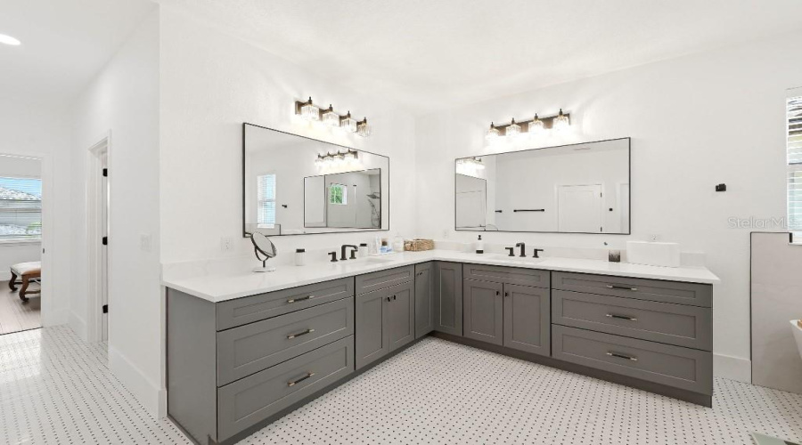 ORLANDO, Florida 32836, 5 Bedrooms Bedrooms, ,4 BathroomsBathrooms,Residential,For Sale,MOREHOUSE,0,MFRTB8524111