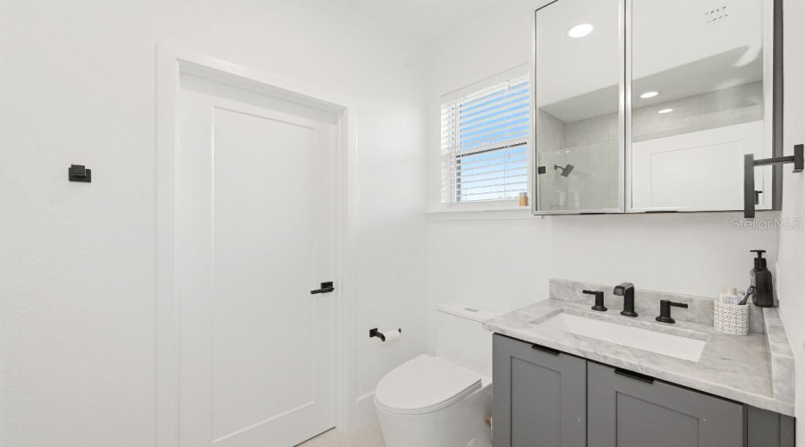 ORLANDO, Florida 32836, 5 Bedrooms Bedrooms, ,4 BathroomsBathrooms,Residential,For Sale,MOREHOUSE,0,MFRTB8524111