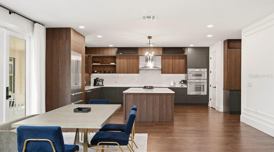 ORLANDO, Florida 32836, 5 Bedrooms Bedrooms, ,4 BathroomsBathrooms,Residential,For Sale,MOREHOUSE,0,MFRTB8524111