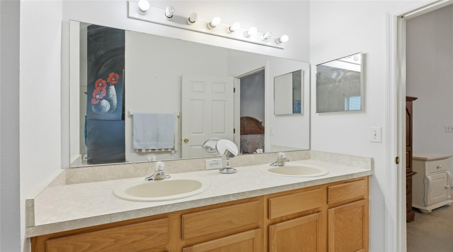 DAVENPORT, Florida 33897, 4 Bedrooms Bedrooms, ,2 BathroomsBathrooms,Residential,For Sale,BELLMONT,0,MFRO6422101
