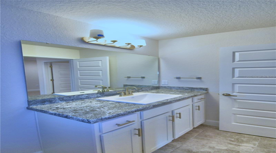 DAVENPORT, Florida 33837, 4 Bedrooms Bedrooms, ,2 BathroomsBathrooms,Residential,For Sale,SOFIA,0,MFRO6422152