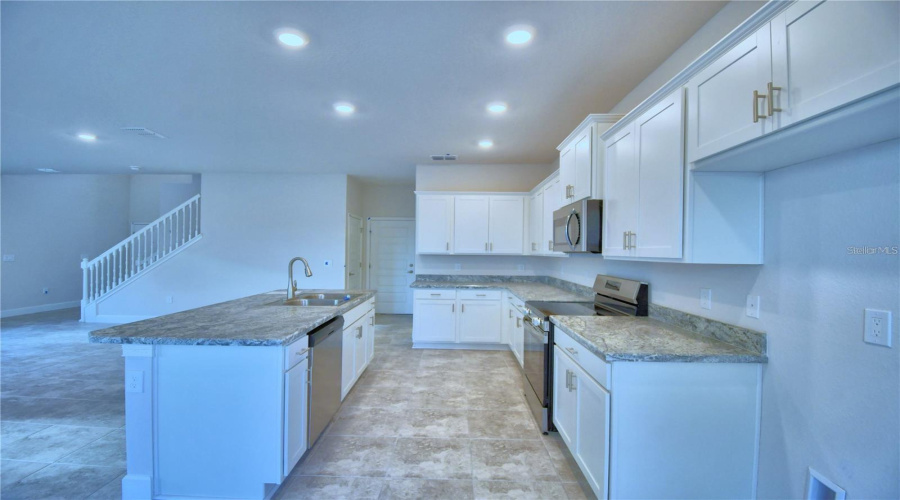DAVENPORT, Florida 33837, 4 Bedrooms Bedrooms, ,2 BathroomsBathrooms,Residential,For Sale,SOFIA,0,MFRO6422152