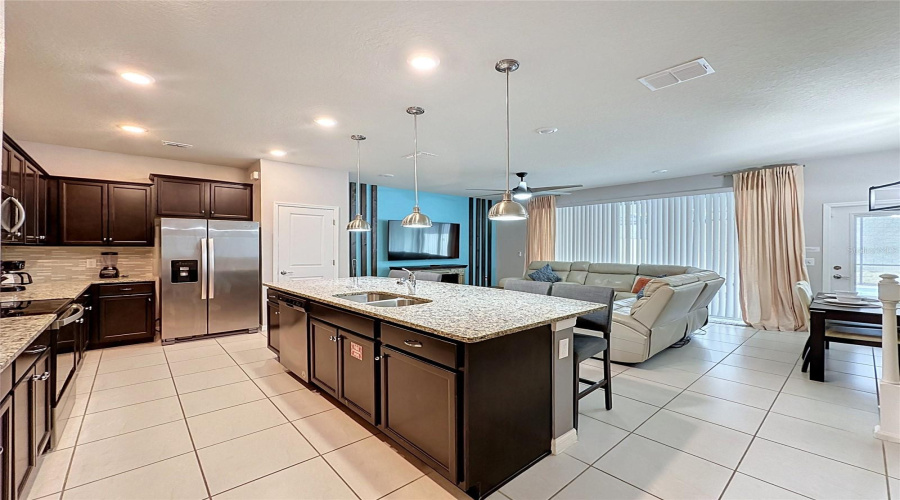 DAVENPORT, Florida 33897, 5 Bedrooms Bedrooms, ,4 BathroomsBathrooms,Residential,For Sale,JETTY WAY,0,MFRS5152558
