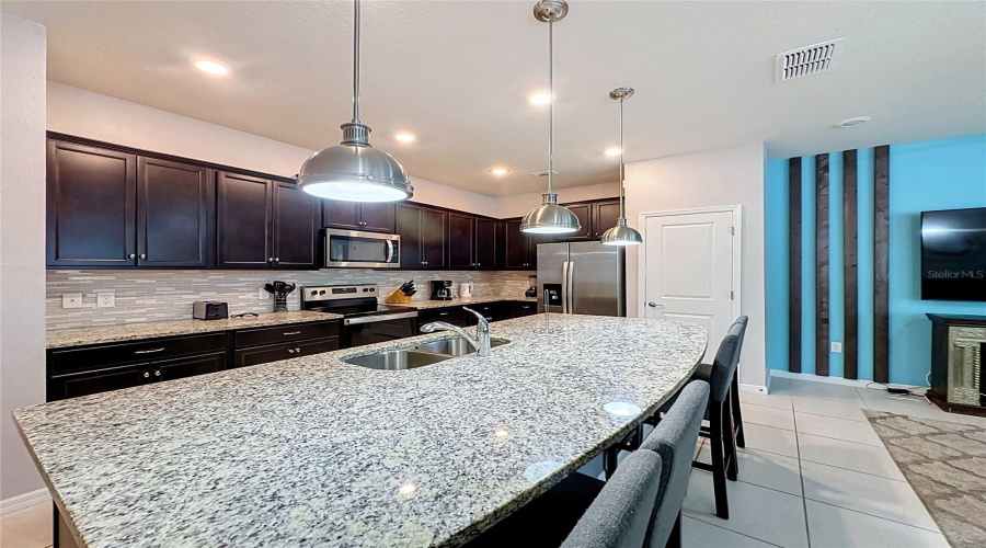 DAVENPORT, Florida 33897, 5 Bedrooms Bedrooms, ,4 BathroomsBathrooms,Residential,For Sale,JETTY WAY,0,MFRS5152558