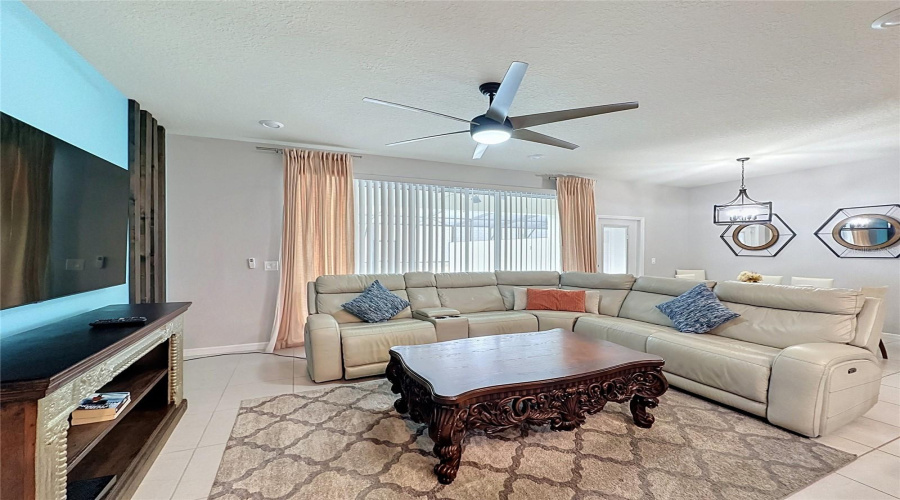 DAVENPORT, Florida 33897, 5 Bedrooms Bedrooms, ,4 BathroomsBathrooms,Residential,For Sale,JETTY WAY,0,MFRS5152558