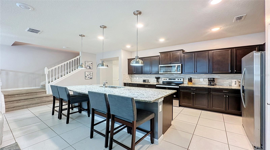 DAVENPORT, Florida 33897, 5 Bedrooms Bedrooms, ,4 BathroomsBathrooms,Residential,For Sale,JETTY WAY,0,MFRS5152558