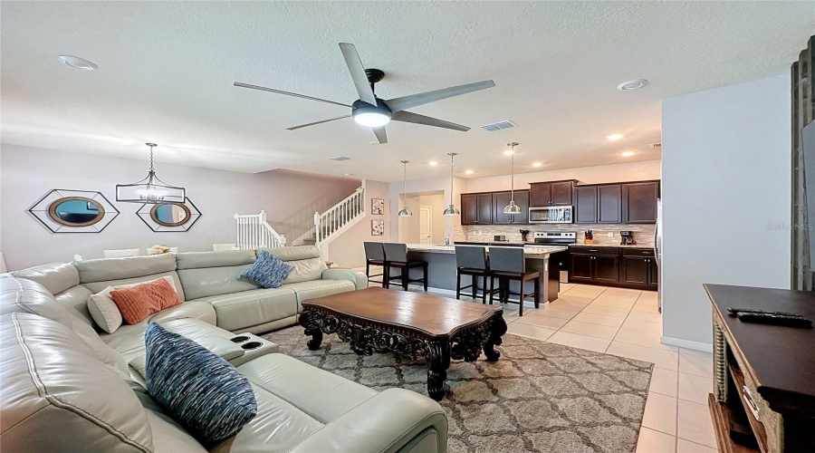DAVENPORT, Florida 33897, 5 Bedrooms Bedrooms, ,4 BathroomsBathrooms,Residential,For Sale,JETTY WAY,0,MFRS5152558