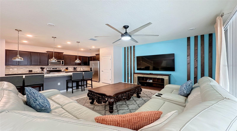 DAVENPORT, Florida 33897, 5 Bedrooms Bedrooms, ,4 BathroomsBathrooms,Residential,For Sale,JETTY WAY,0,MFRS5152558