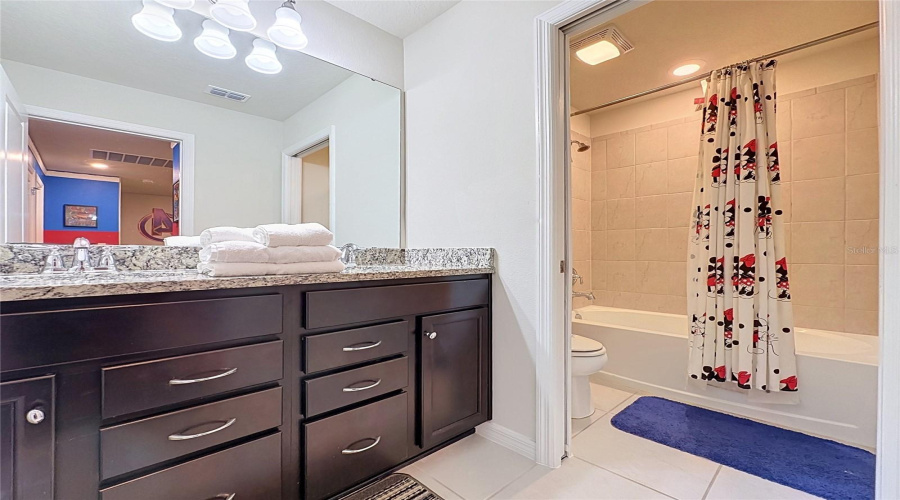 DAVENPORT, Florida 33897, 5 Bedrooms Bedrooms, ,4 BathroomsBathrooms,Residential,For Sale,JETTY WAY,0,MFRS5152558