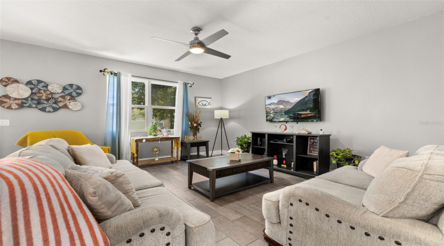 DAVENPORT, Florida 33896, 4 Bedrooms Bedrooms, ,2 BathroomsBathrooms,Residential,For Sale,YORKSHIRE,0,MFRS5153003