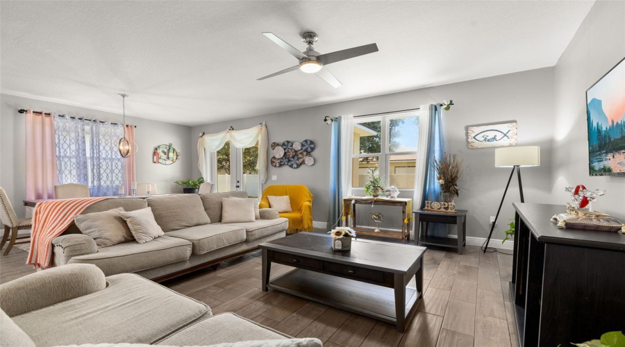 DAVENPORT, Florida 33896, 4 Bedrooms Bedrooms, ,2 BathroomsBathrooms,Residential,For Sale,YORKSHIRE,0,MFRS5153003