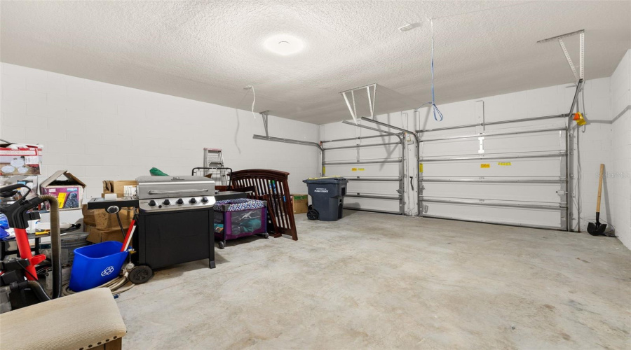 DAVENPORT, Florida 33896, 4 Bedrooms Bedrooms, ,2 BathroomsBathrooms,Residential,For Sale,YORKSHIRE,0,MFRS5153003