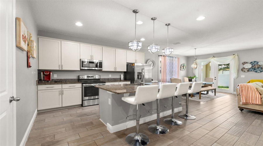 DAVENPORT, Florida 33896, 4 Bedrooms Bedrooms, ,2 BathroomsBathrooms,Residential,For Sale,YORKSHIRE,0,MFRS5153003