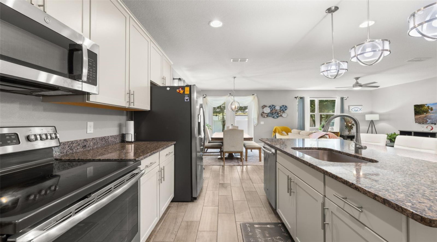 DAVENPORT, Florida 33896, 4 Bedrooms Bedrooms, ,2 BathroomsBathrooms,Residential,For Sale,YORKSHIRE,0,MFRS5153003