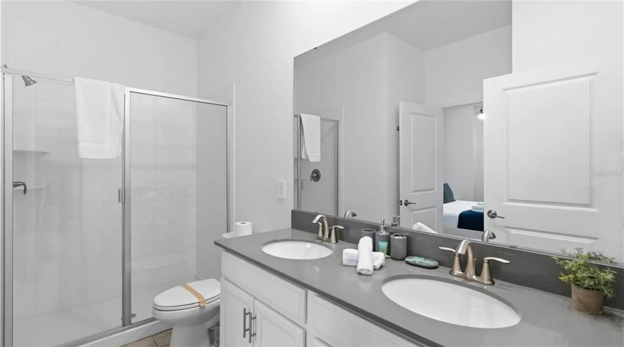 DAVENPORT, Florida 33896, 7 Bedrooms Bedrooms, ,5 BathroomsBathrooms,Residential,For Sale,SOMMERSET HILLS,0,MFRTB8524488