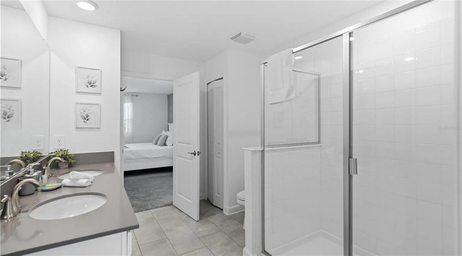 DAVENPORT, Florida 33896, 7 Bedrooms Bedrooms, ,5 BathroomsBathrooms,Residential,For Sale,SOMMERSET HILLS,0,MFRTB8524488