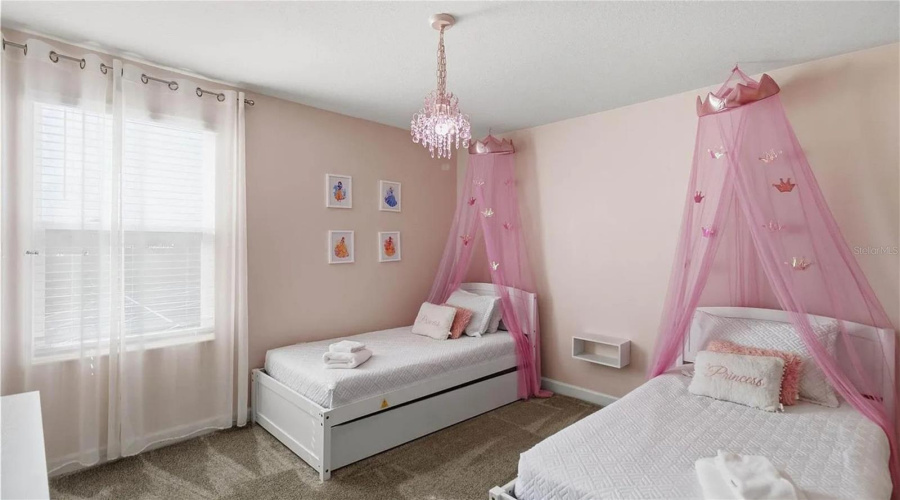 DAVENPORT, Florida 33896, 7 Bedrooms Bedrooms, ,5 BathroomsBathrooms,Residential,For Sale,SOMMERSET HILLS,0,MFRTB8524488