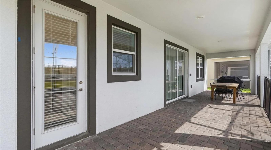 DAVENPORT, Florida 33896, 7 Bedrooms Bedrooms, ,5 BathroomsBathrooms,Residential,For Sale,SOMMERSET HILLS,0,MFRTB8524488