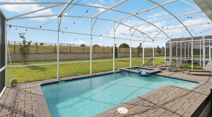 DAVENPORT, Florida 33896, 7 Bedrooms Bedrooms, ,5 BathroomsBathrooms,Residential,For Sale,SOMMERSET HILLS,0,MFRTB8524488