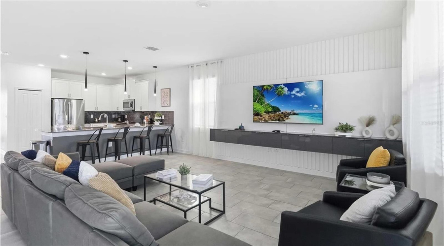 DAVENPORT, Florida 33896, 7 Bedrooms Bedrooms, ,5 BathroomsBathrooms,Residential,For Sale,SOMMERSET HILLS,0,MFRTB8524488