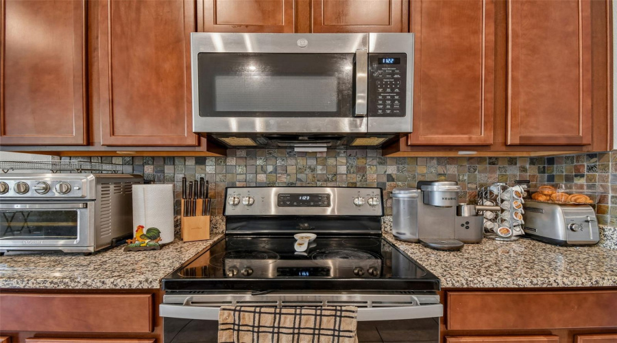 DAVENPORT, Florida 33837, 4 Bedrooms Bedrooms, ,2 BathroomsBathrooms,Residential,For Sale,AFFIRMED,0,MFRTB8523344