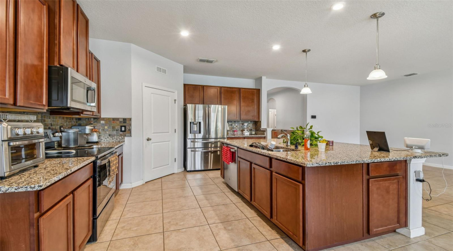 DAVENPORT, Florida 33837, 4 Bedrooms Bedrooms, ,2 BathroomsBathrooms,Residential,For Sale,AFFIRMED,0,MFRTB8523344