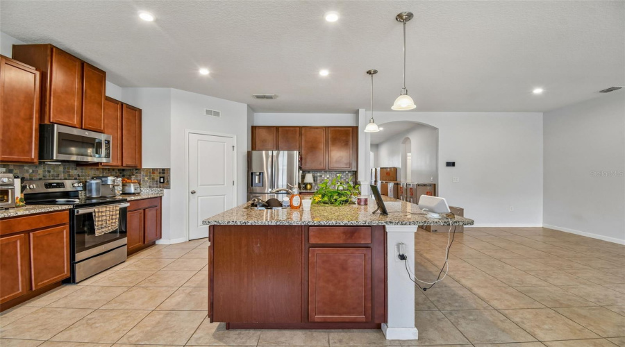 DAVENPORT, Florida 33837, 4 Bedrooms Bedrooms, ,2 BathroomsBathrooms,Residential,For Sale,AFFIRMED,0,MFRTB8523344