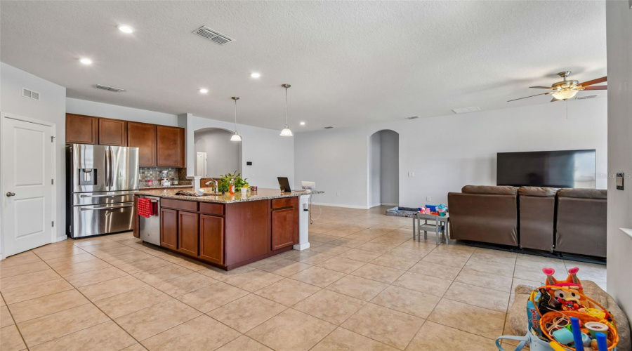 DAVENPORT, Florida 33837, 4 Bedrooms Bedrooms, ,2 BathroomsBathrooms,Residential,For Sale,AFFIRMED,0,MFRTB8523344