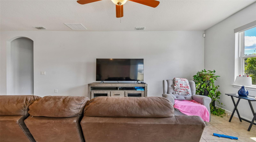 DAVENPORT, Florida 33837, 4 Bedrooms Bedrooms, ,2 BathroomsBathrooms,Residential,For Sale,AFFIRMED,0,MFRTB8523344