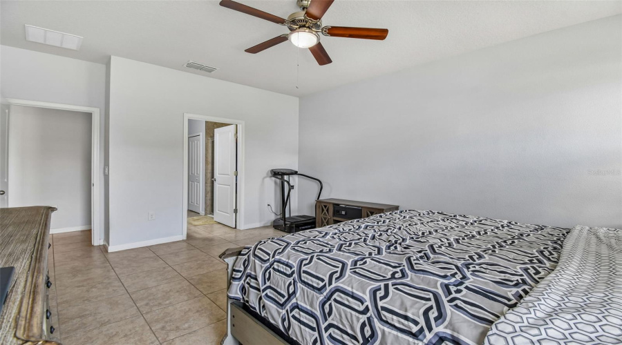 DAVENPORT, Florida 33837, 4 Bedrooms Bedrooms, ,2 BathroomsBathrooms,Residential,For Sale,AFFIRMED,0,MFRTB8523344