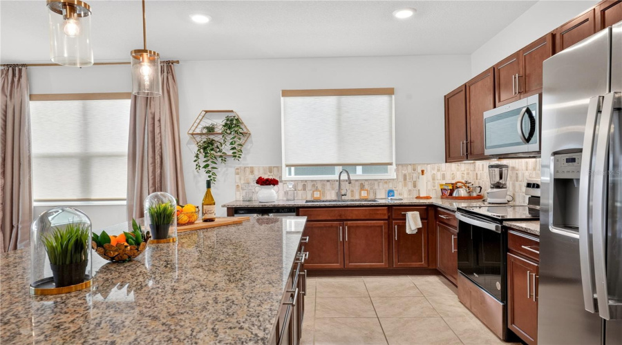 DAVENPORT, Florida 33896, 4 Bedrooms Bedrooms, ,2 BathroomsBathrooms,Residential,For Sale,OVERPOOL AVENUE,0,MFRO6422245