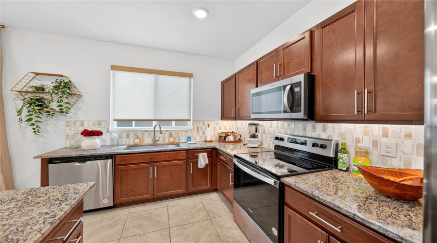 DAVENPORT, Florida 33896, 4 Bedrooms Bedrooms, ,2 BathroomsBathrooms,Residential,For Sale,OVERPOOL AVENUE,0,MFRO6422245