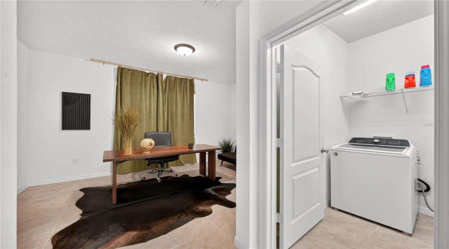 DAVENPORT, Florida 33896, 4 Bedrooms Bedrooms, ,2 BathroomsBathrooms,Residential,For Sale,OVERPOOL AVENUE,0,MFRO6422245